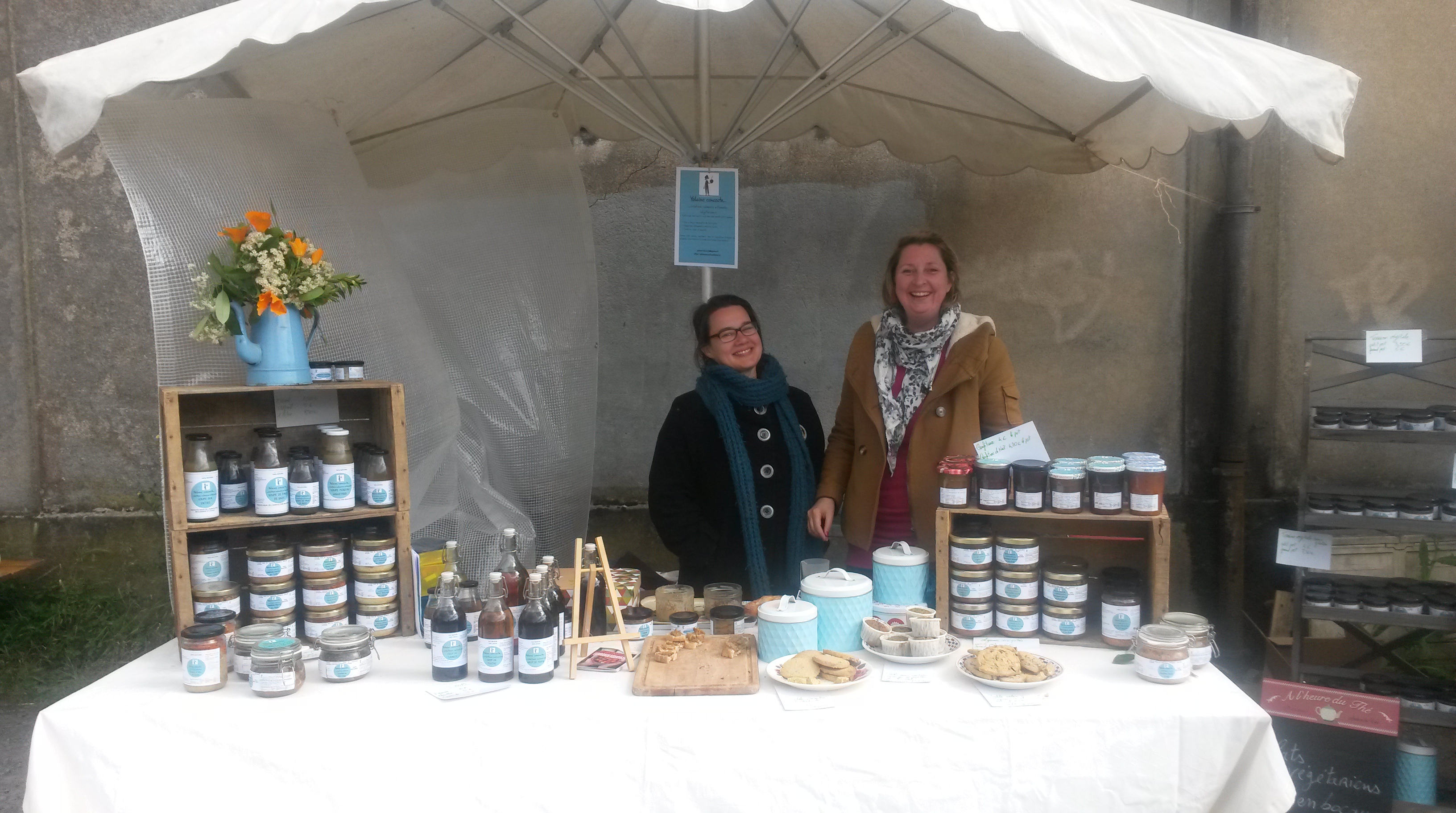 Yolaine concocte des conserves végétales artisanales. Des plats faits maison à base de produits frais et de saison, bio et locaux pour particuliers et professionnels.